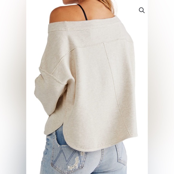 Free People Jamie Sweater Off Shoulder Oversized Oatmeal Heather Size M NWT $148 - Picture 4 of 11